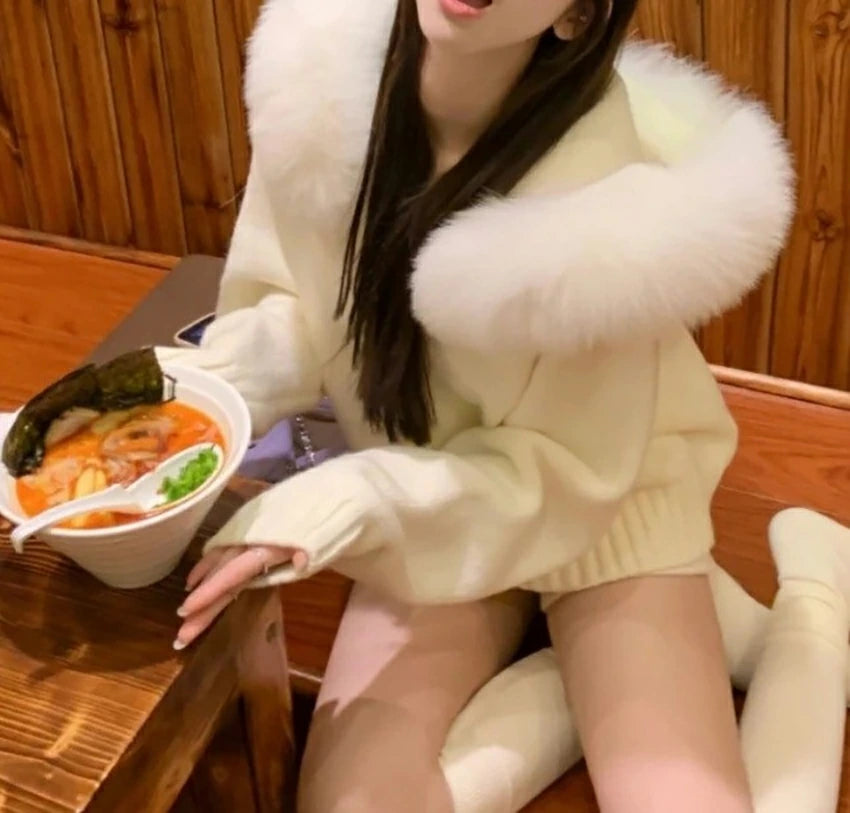 フード付きニットトップス